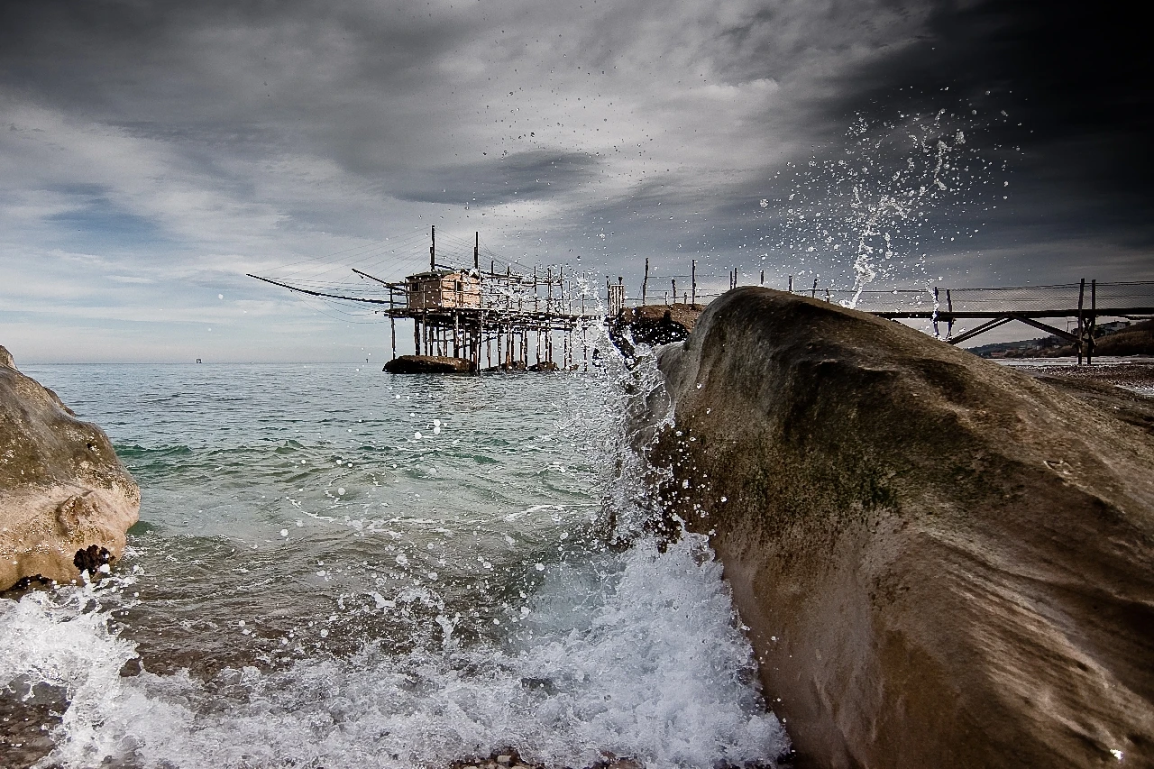 Contrasti - Trabocchi Coast gold by Corrado Ciavalini, See in the Sea underwater photography contest
